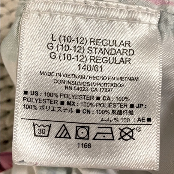 Old Navy Tropical Print Shorts < - Picture 2 of 5